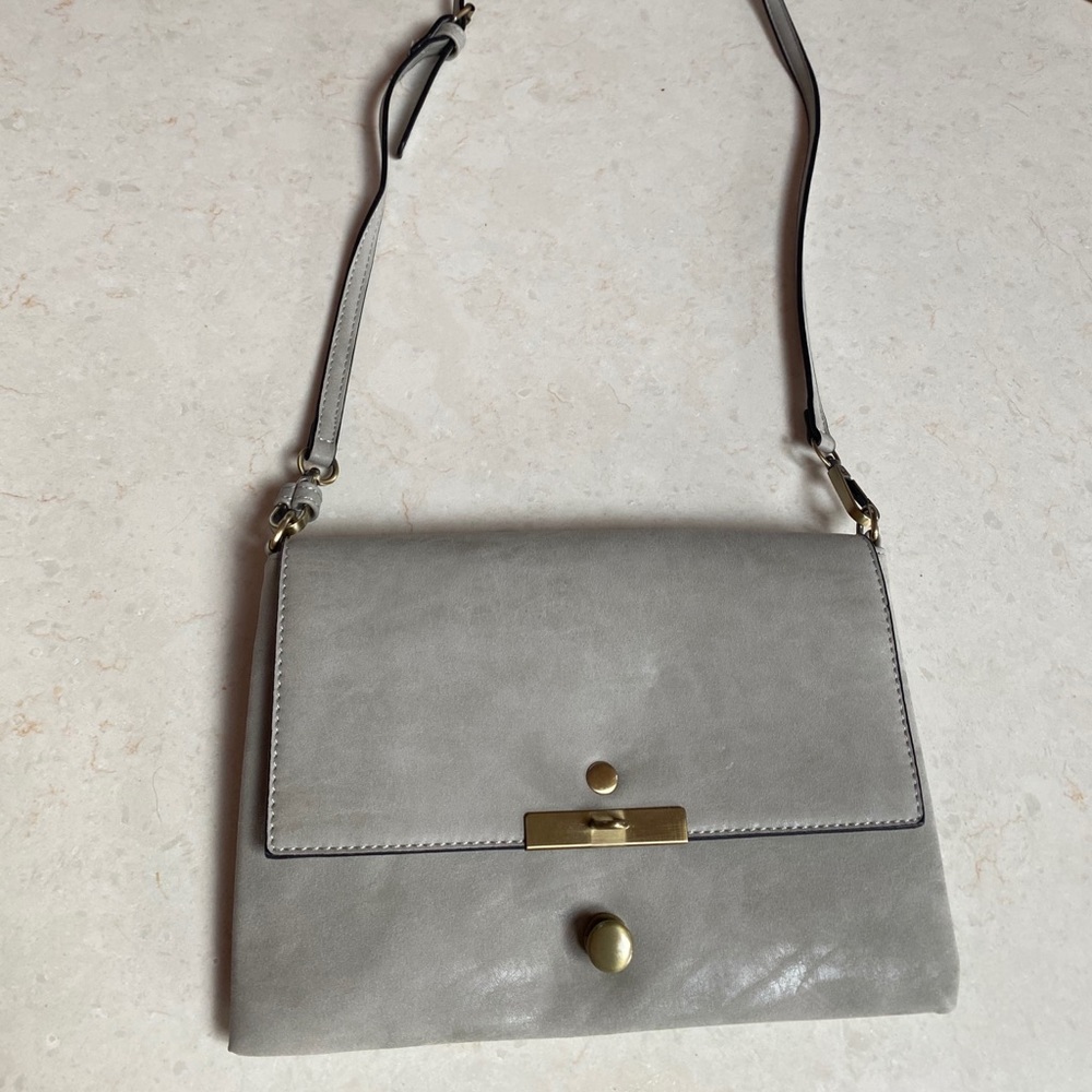 Grey purse. No name just fashion - Picture 2 of 7